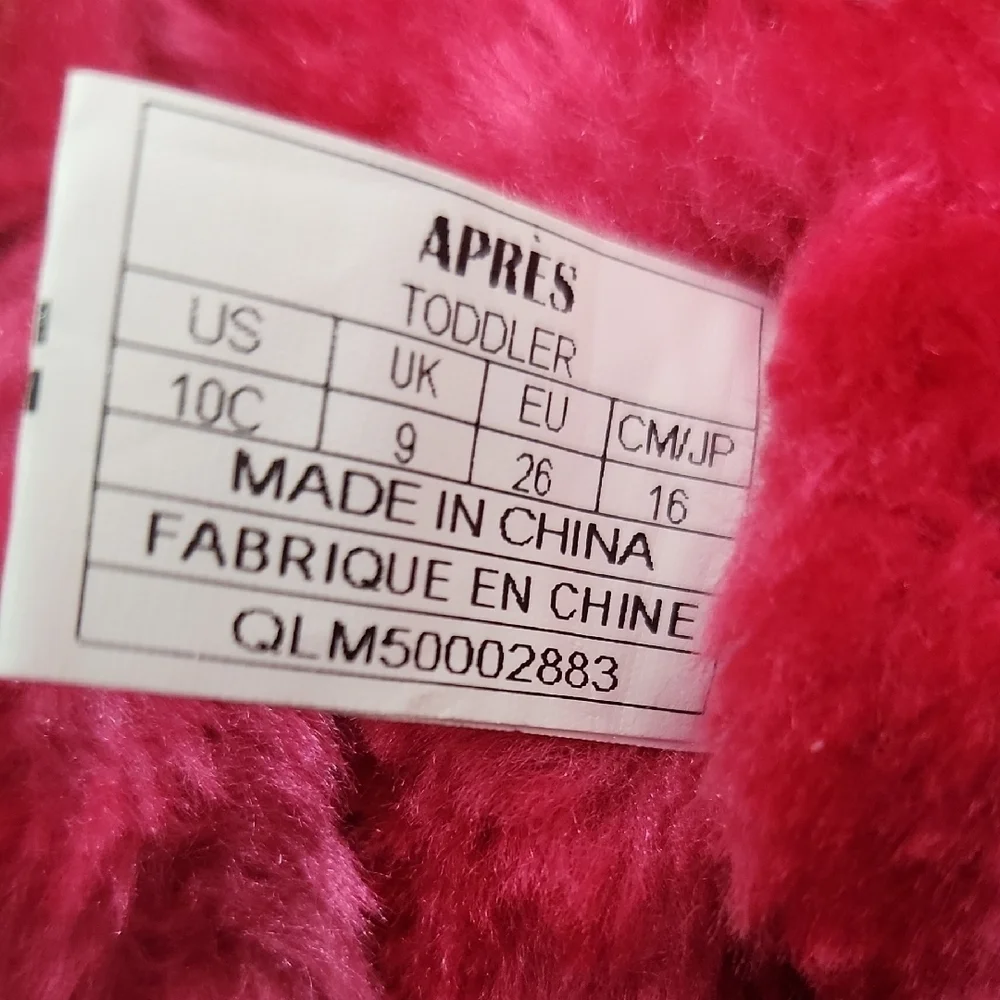 Lamo Apres Boots Size 10 Toddlers Pink Suede Ankle  Fuzzy Spot On Upper See Pic